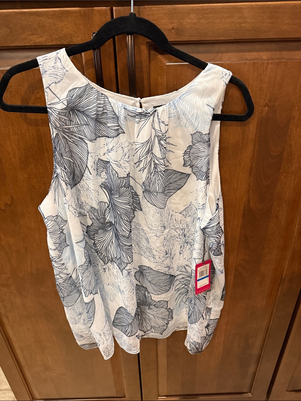 Vince Camuto White Shell with Navy Floral Sketch Print - NWT